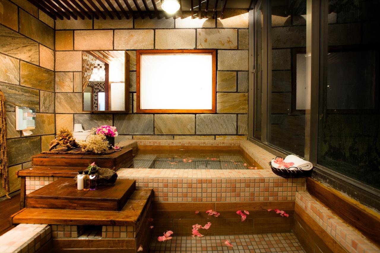 Wulai Sunglyu Hot Spring Resort Eksteriør billede