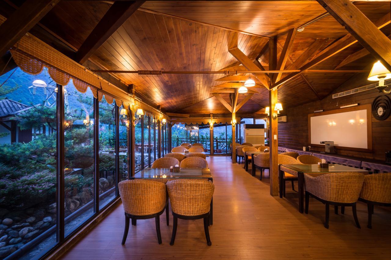 Wulai Sunglyu Hot Spring Resort Eksteriør billede